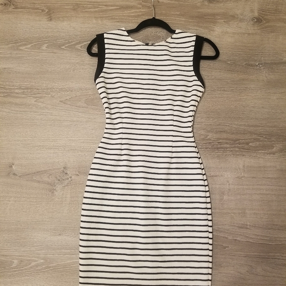 Beautiful Dress - Picture 1 of 8